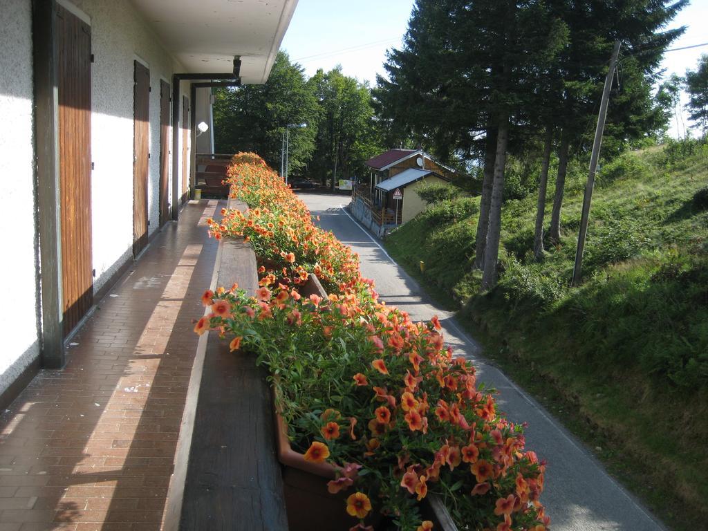 Albergo Casa Della Neve Stresa Exteriör bild