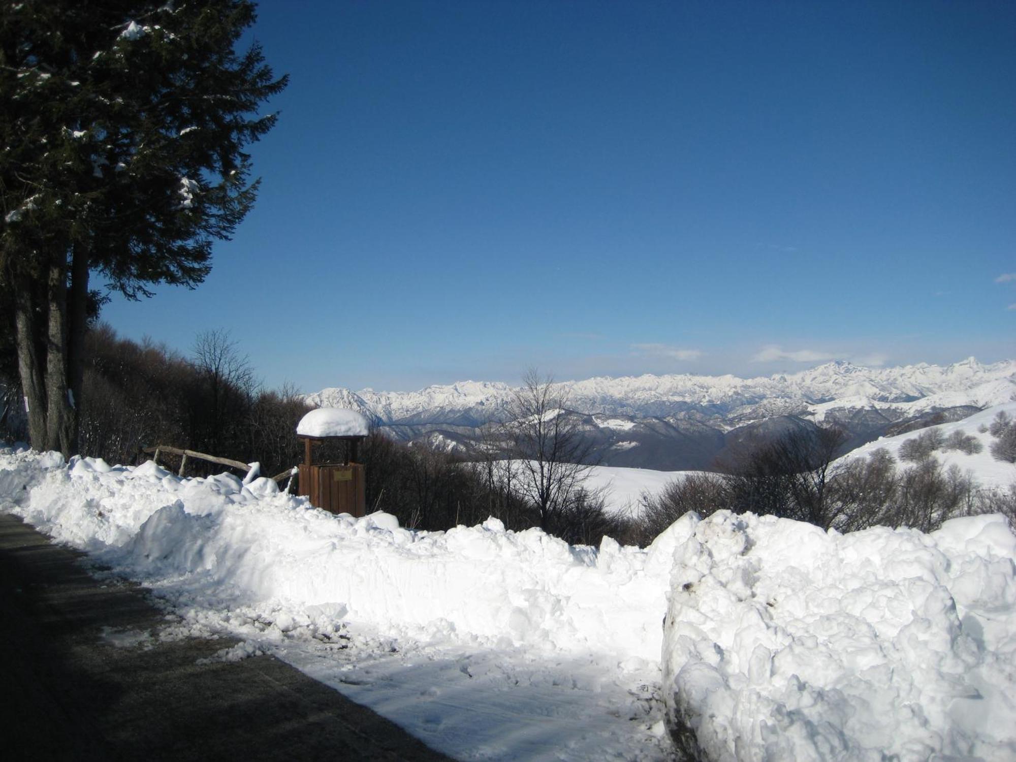 Albergo Casa Della Neve Stresa Exteriör bild