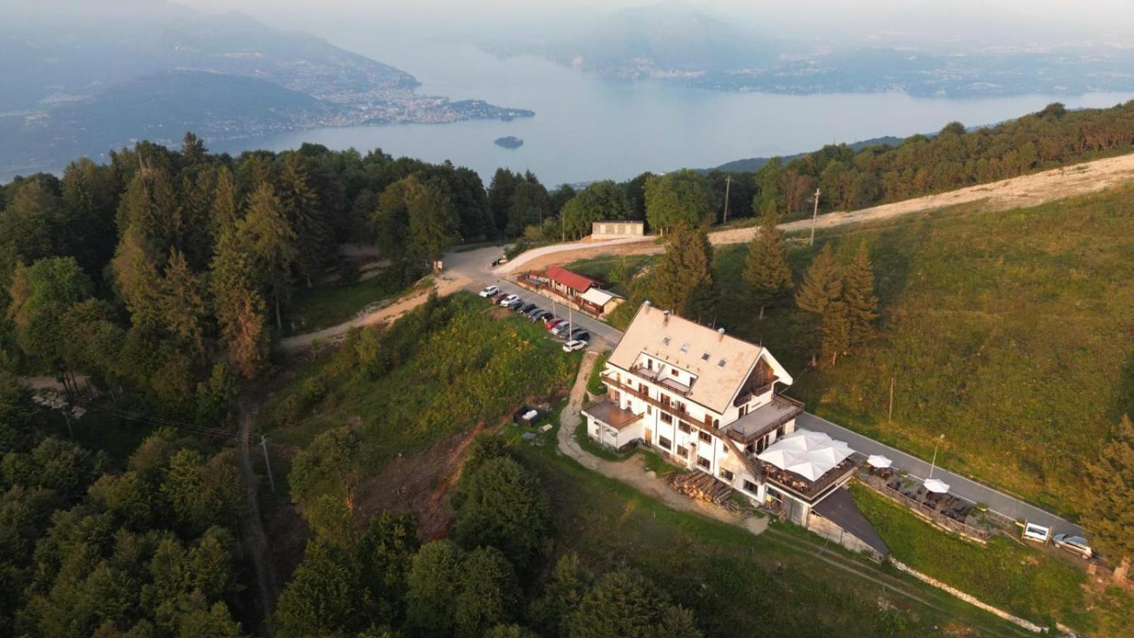 Albergo Casa Della Neve Stresa Exteriör bild