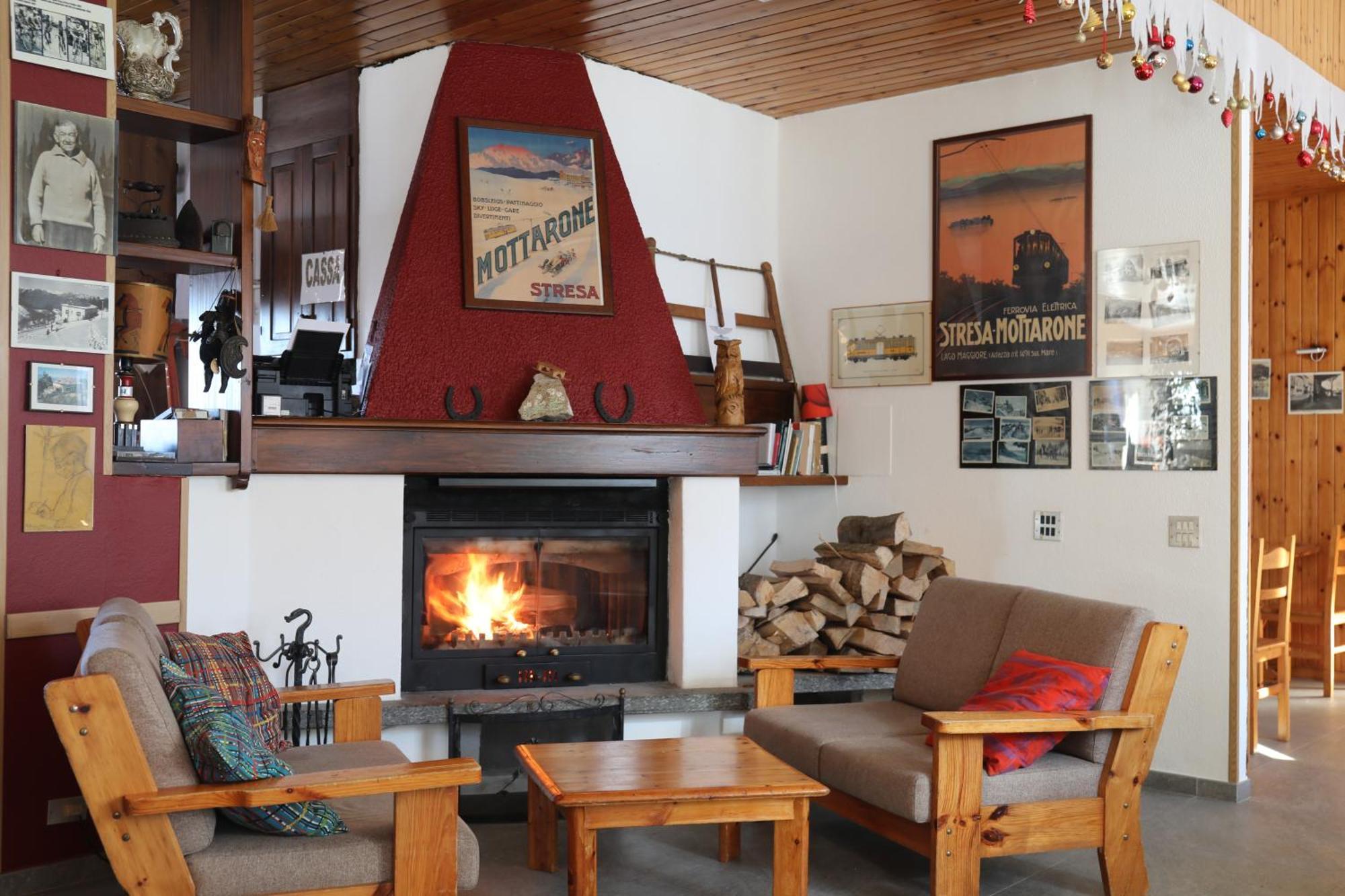 Albergo Casa Della Neve Stresa Exteriör bild